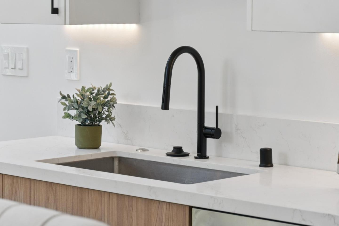 1433 Floribunda Avenue 1