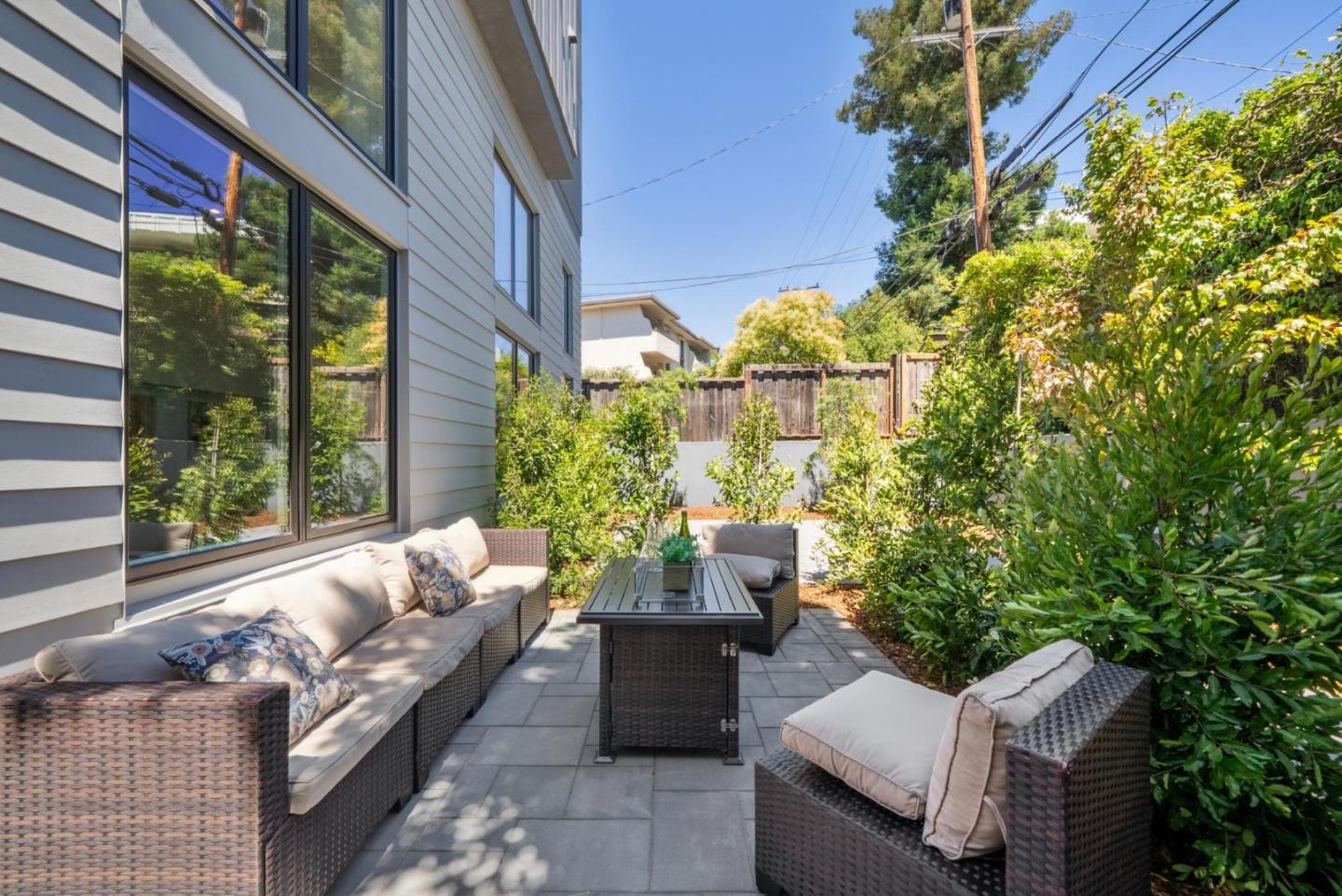 1433 Floribunda Avenue 1