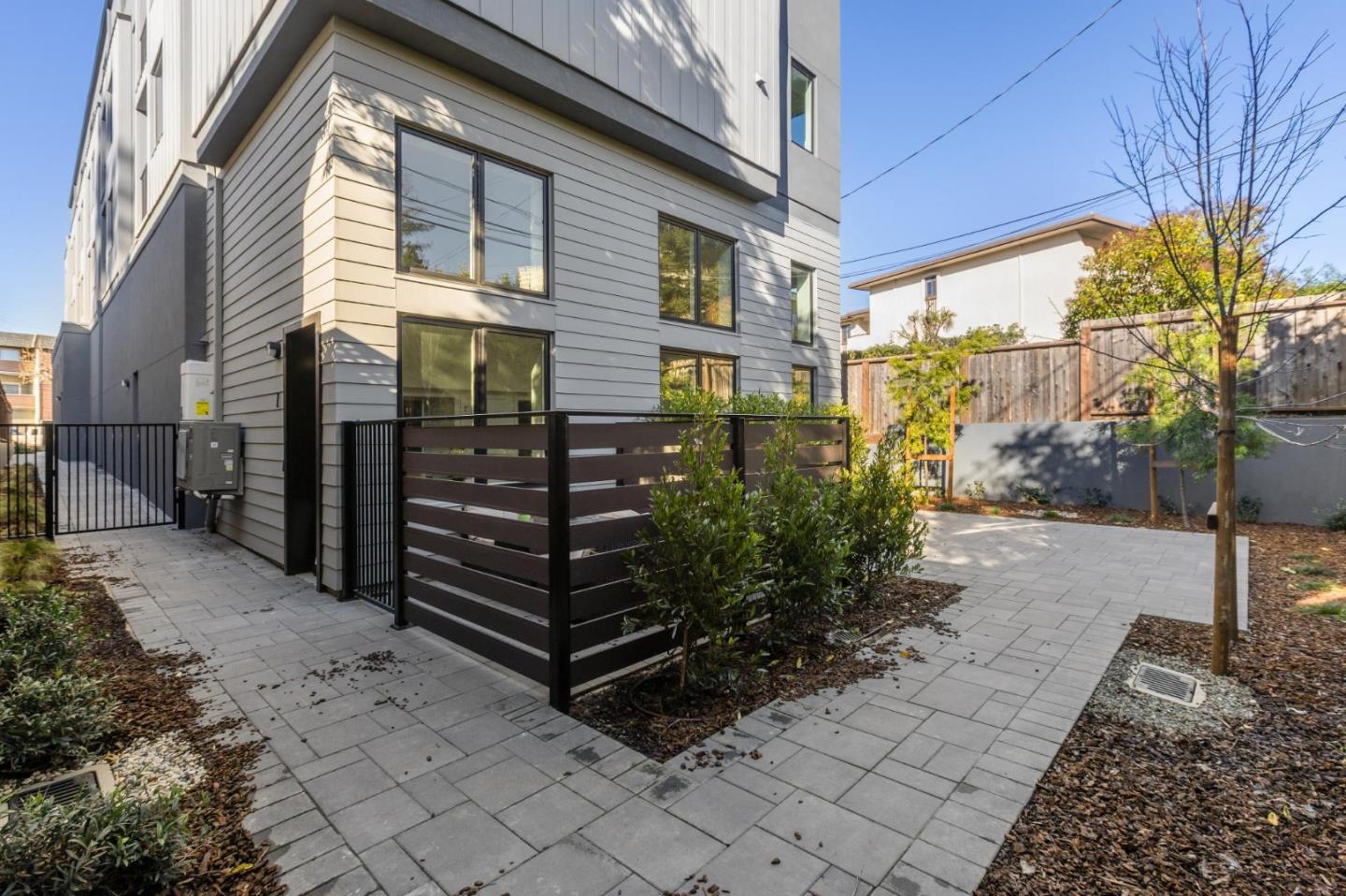 1433 Floribunda Avenue 1