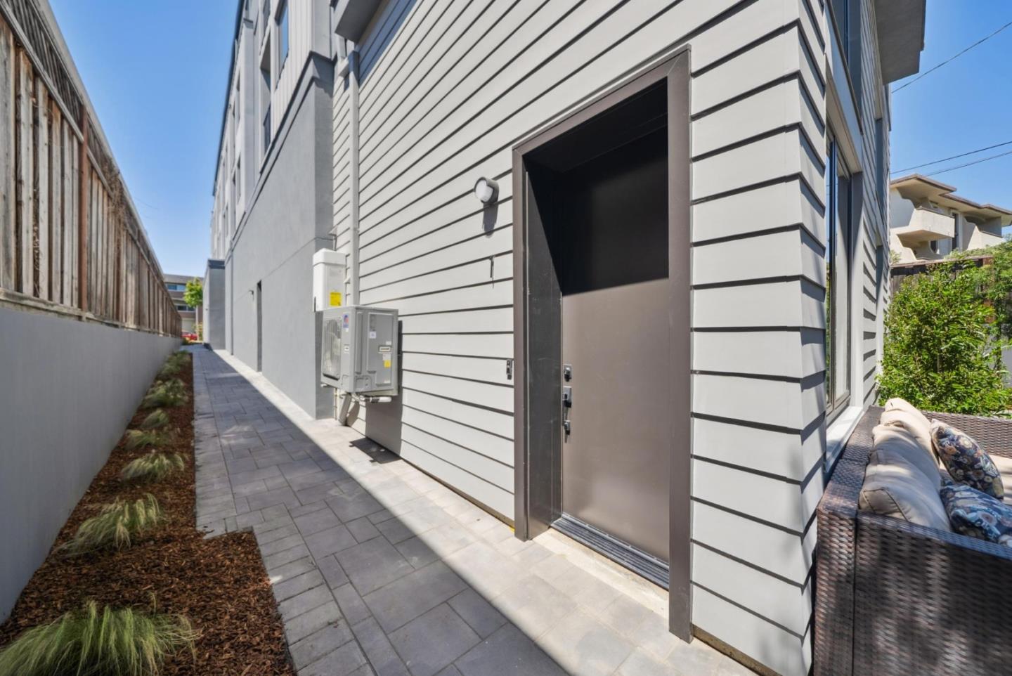 1433 Floribunda Avenue 1