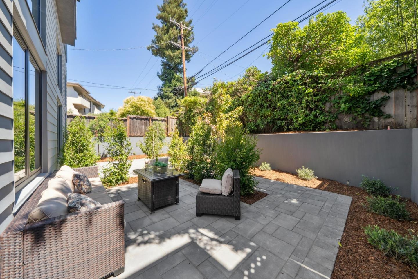 1433 Floribunda Avenue 1