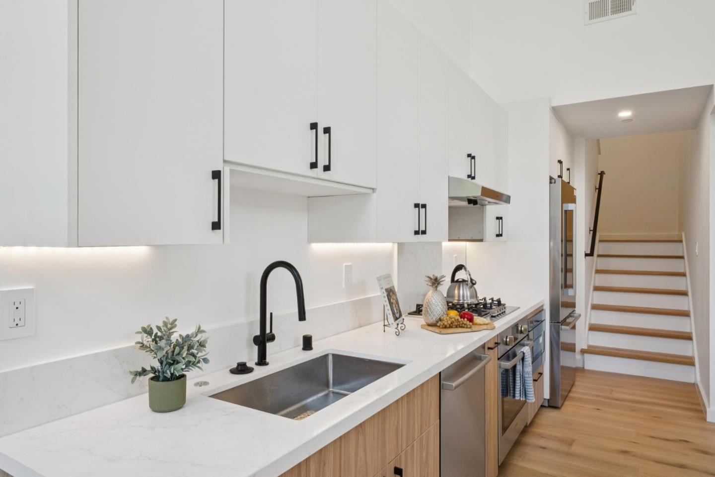 1433 Floribunda Avenue 1