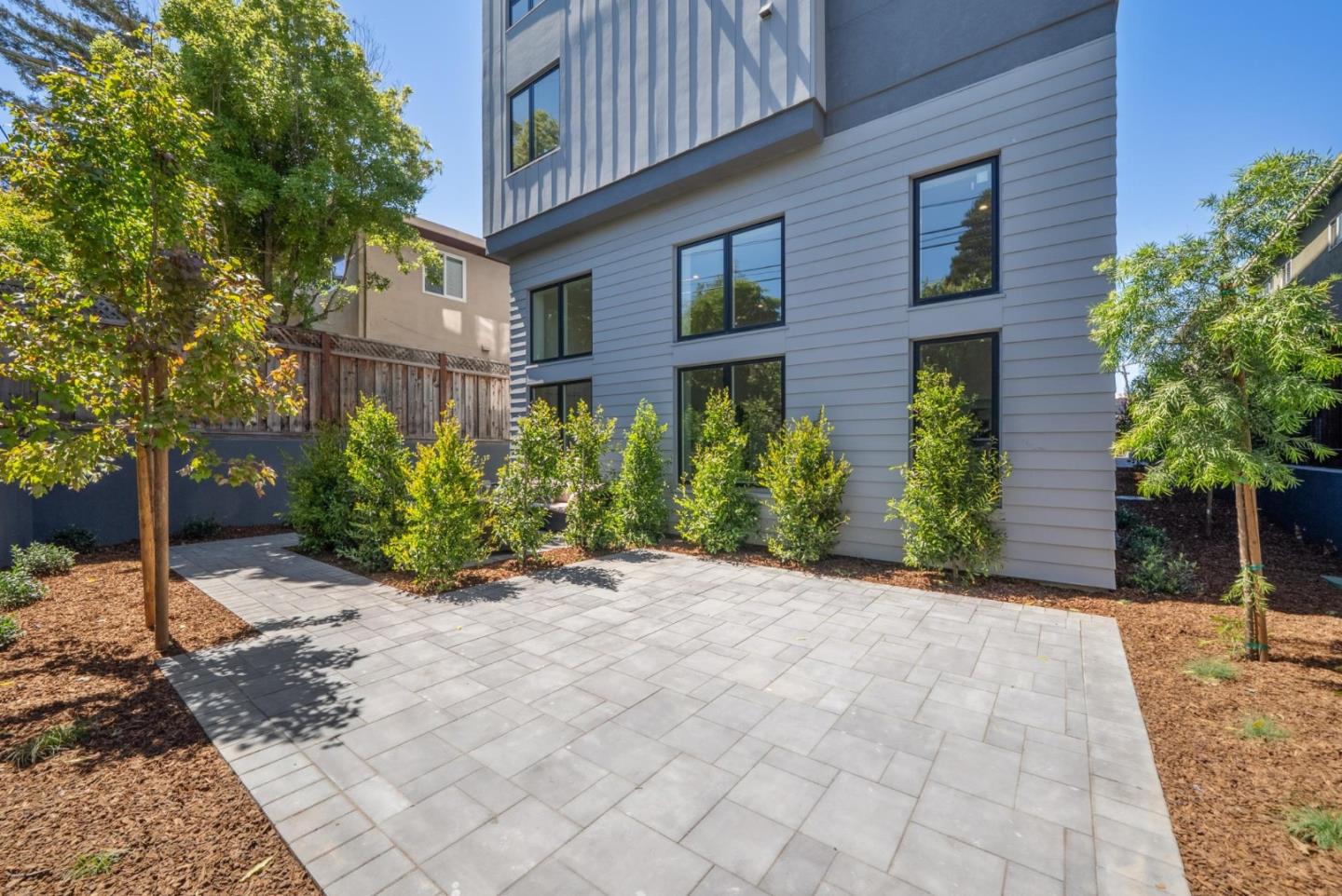 1433 Floribunda Avenue