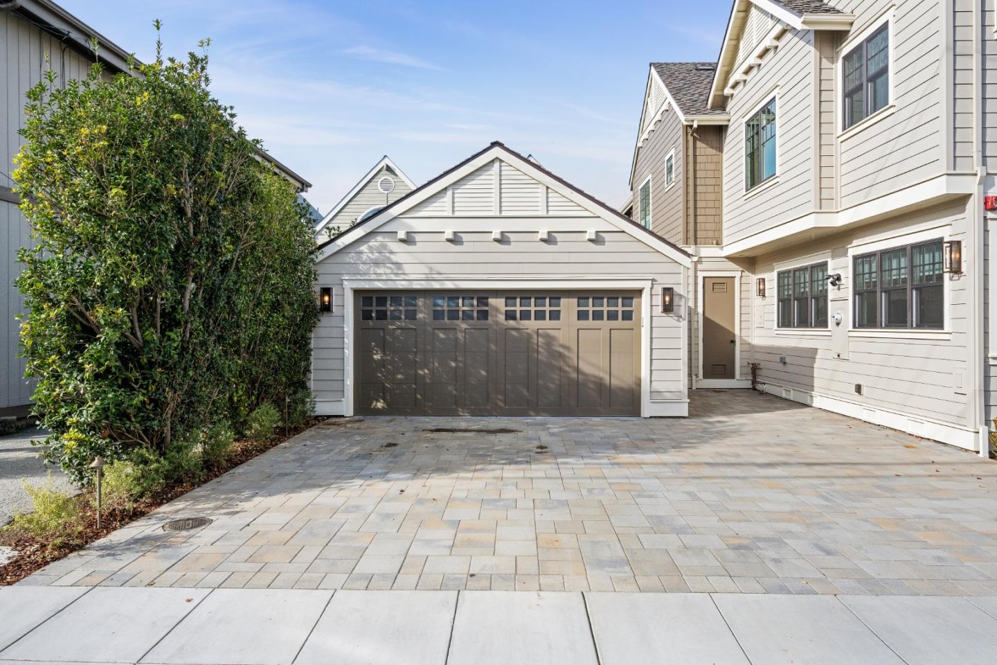 261 East Bellevue Avenue