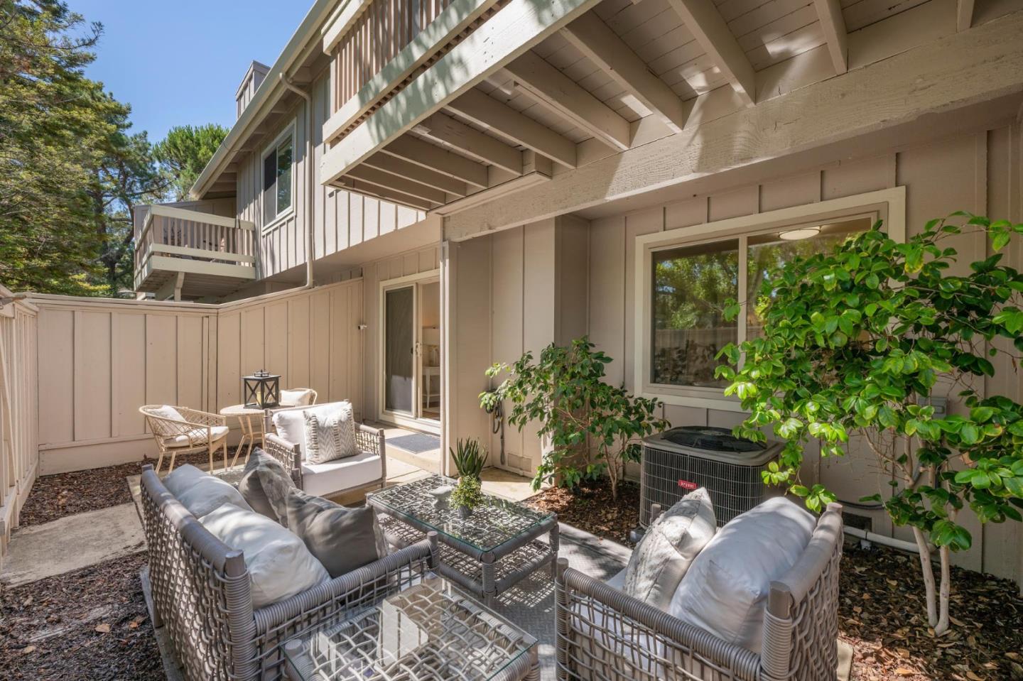 38 Weepingridge Court