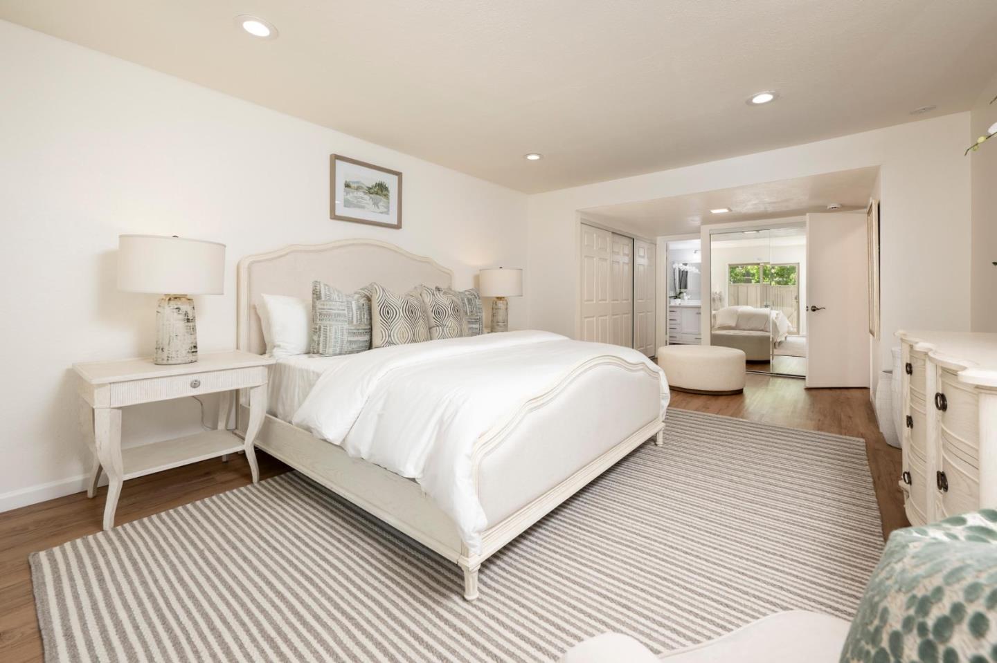 38 Weepingridge Court