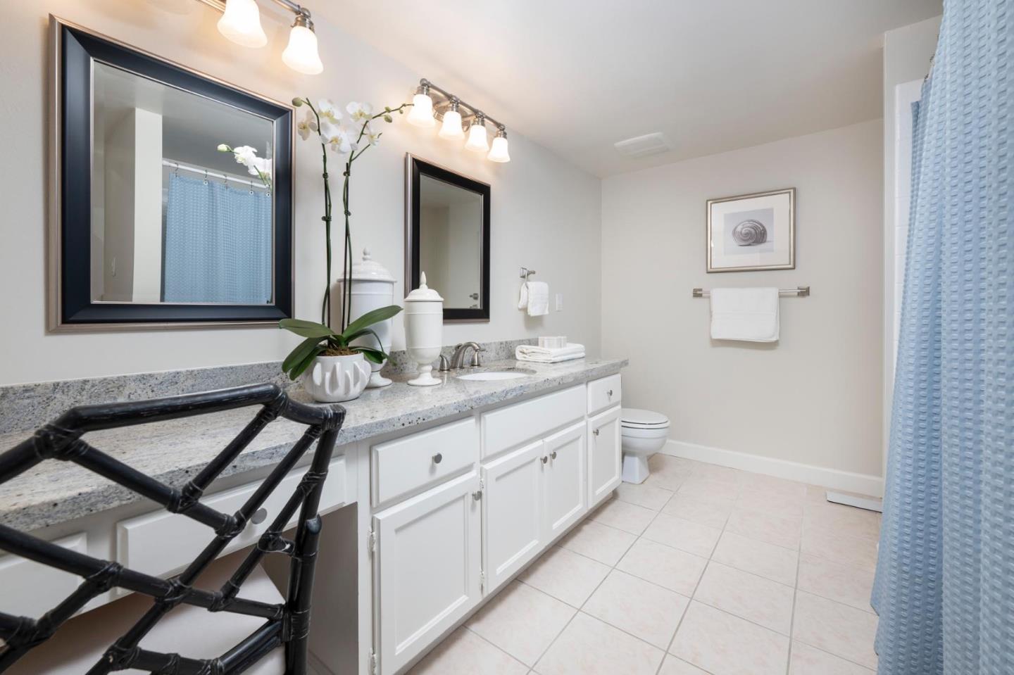 38 Weepingridge Court