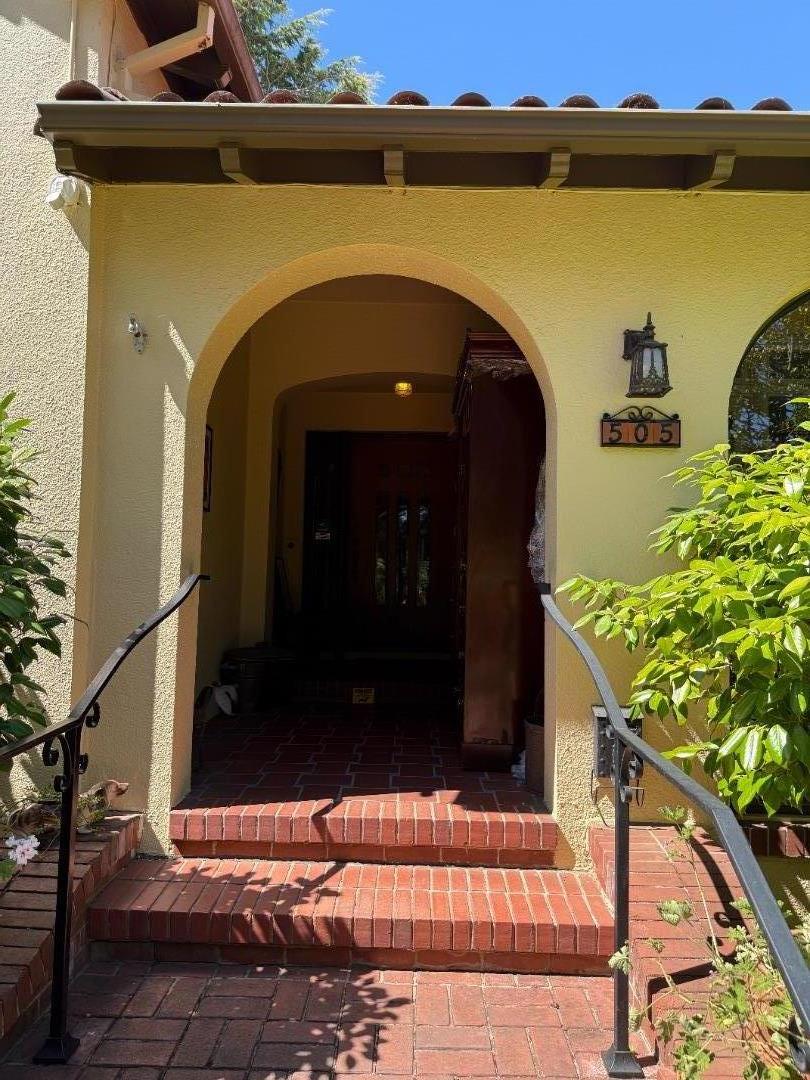 505 Hurlingham Avenue