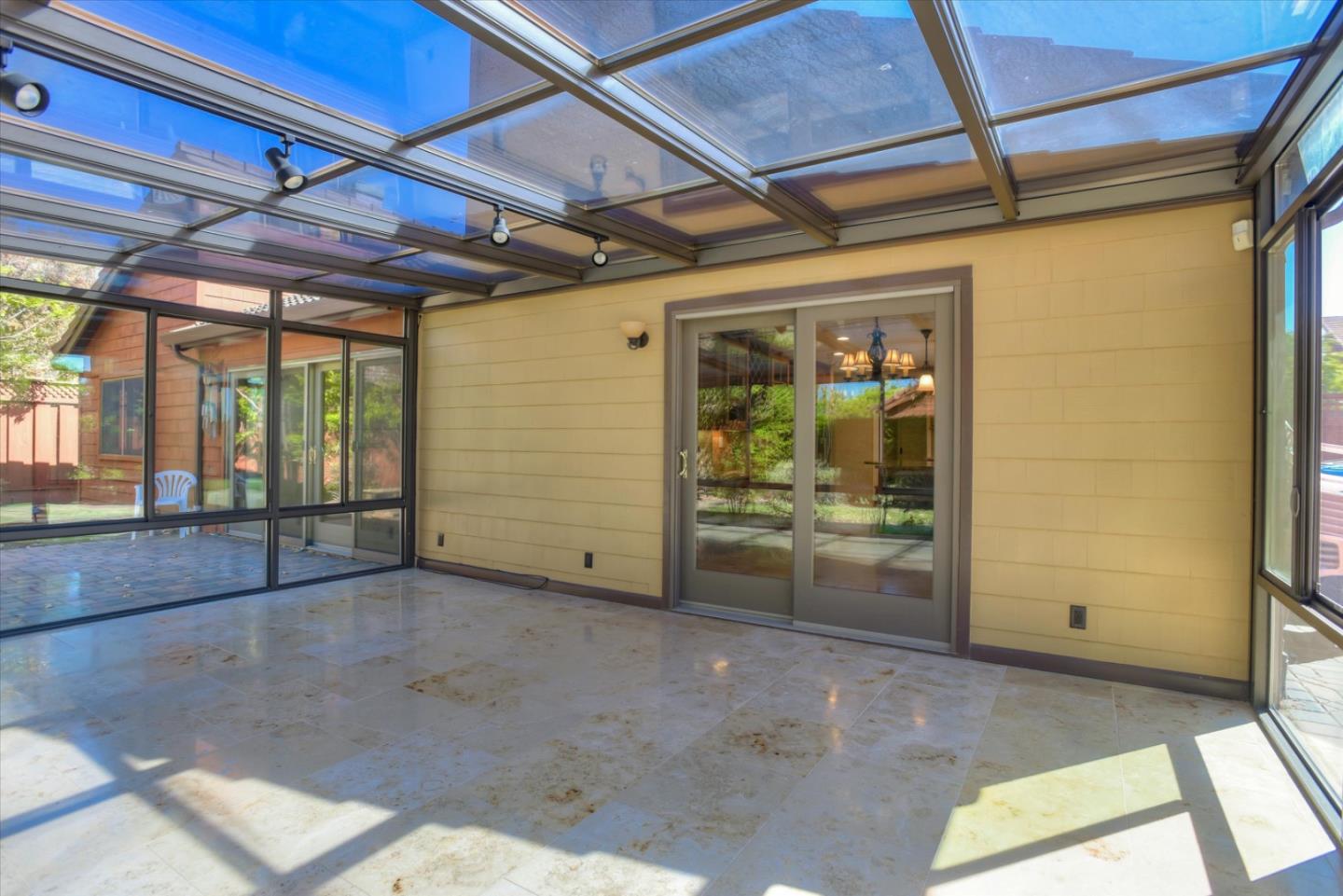 604 San Nicholas Lane