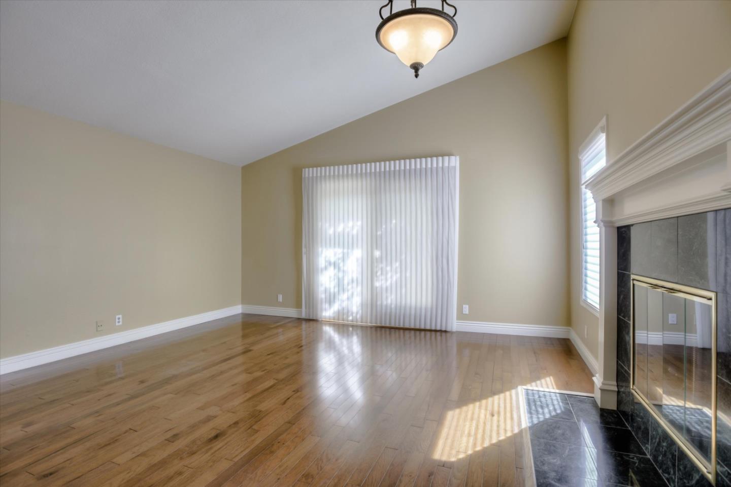 604 San Nicholas Lane