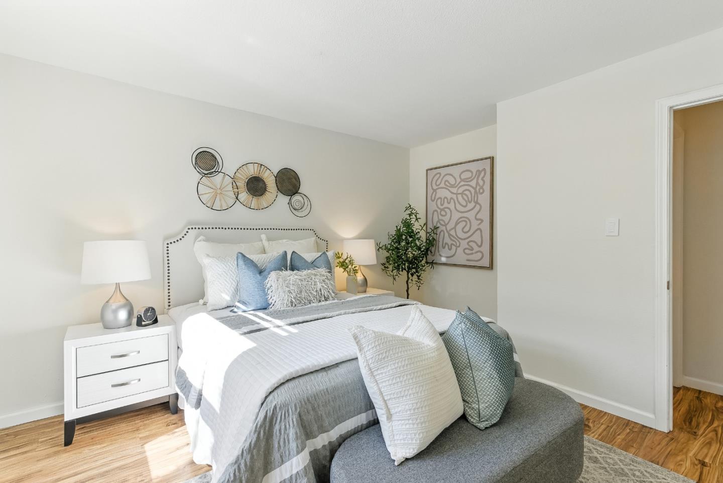 103 Piccadilly Place A