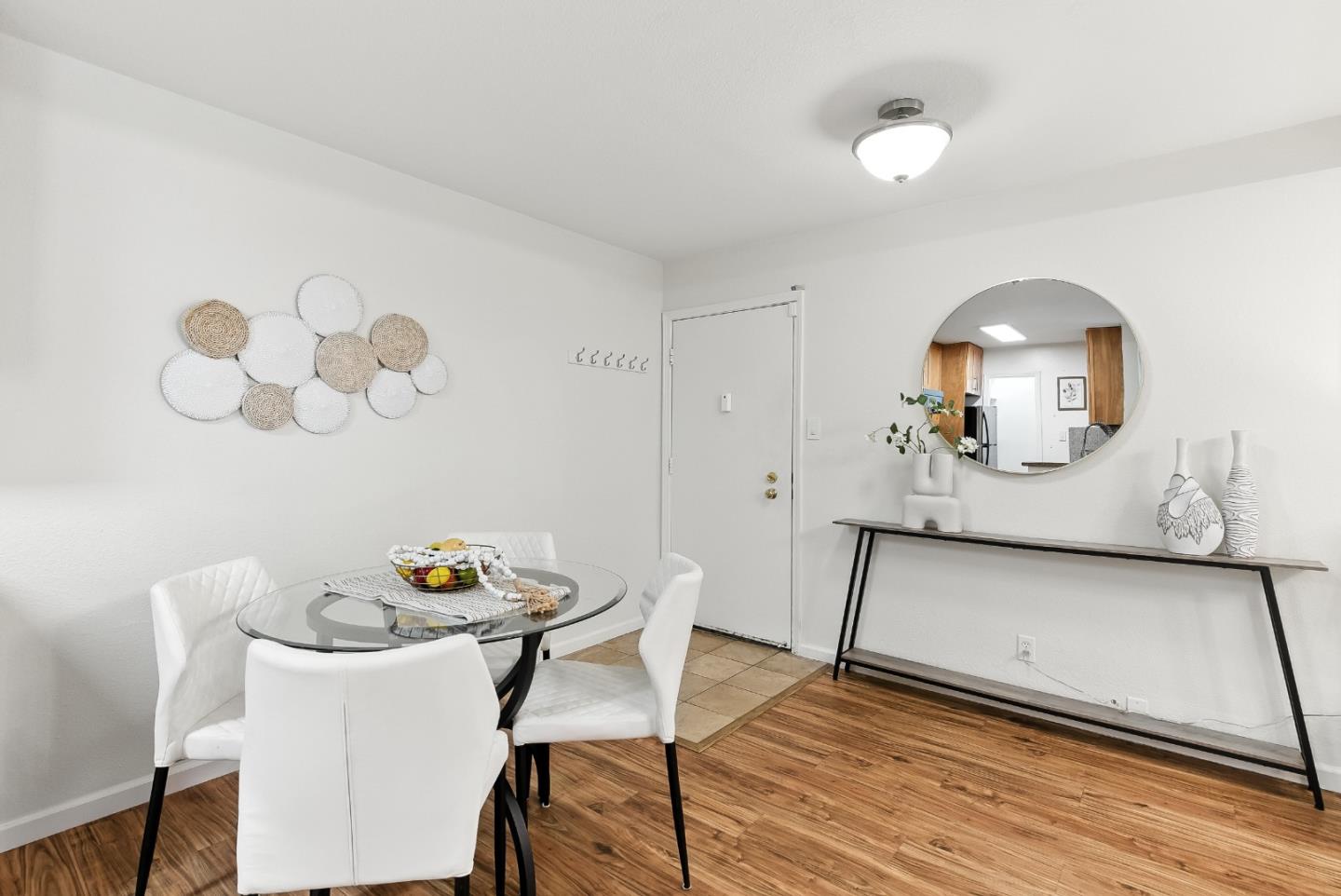 103 Piccadilly Place A