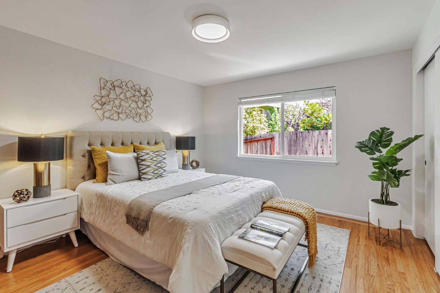 1083 West Hillsdale Boulevard