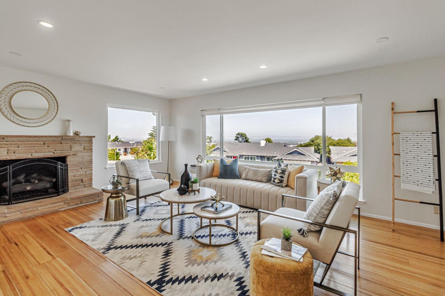 1083 West Hillsdale Boulevard