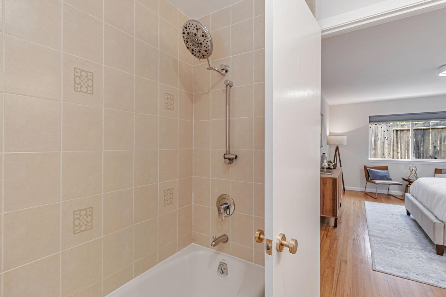 1083 West Hillsdale Boulevard