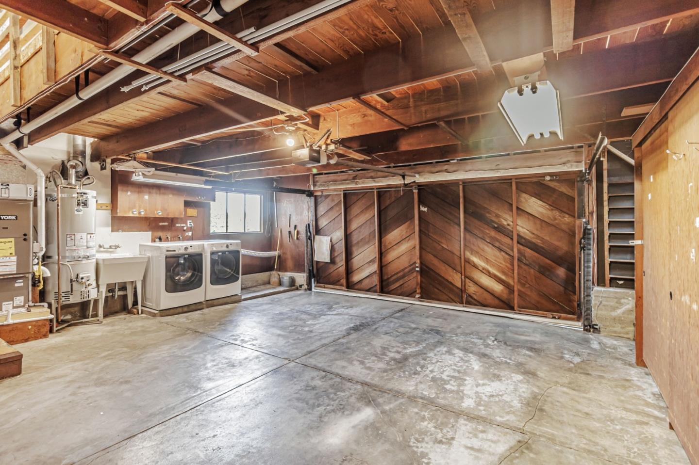 1083 West Hillsdale Boulevard