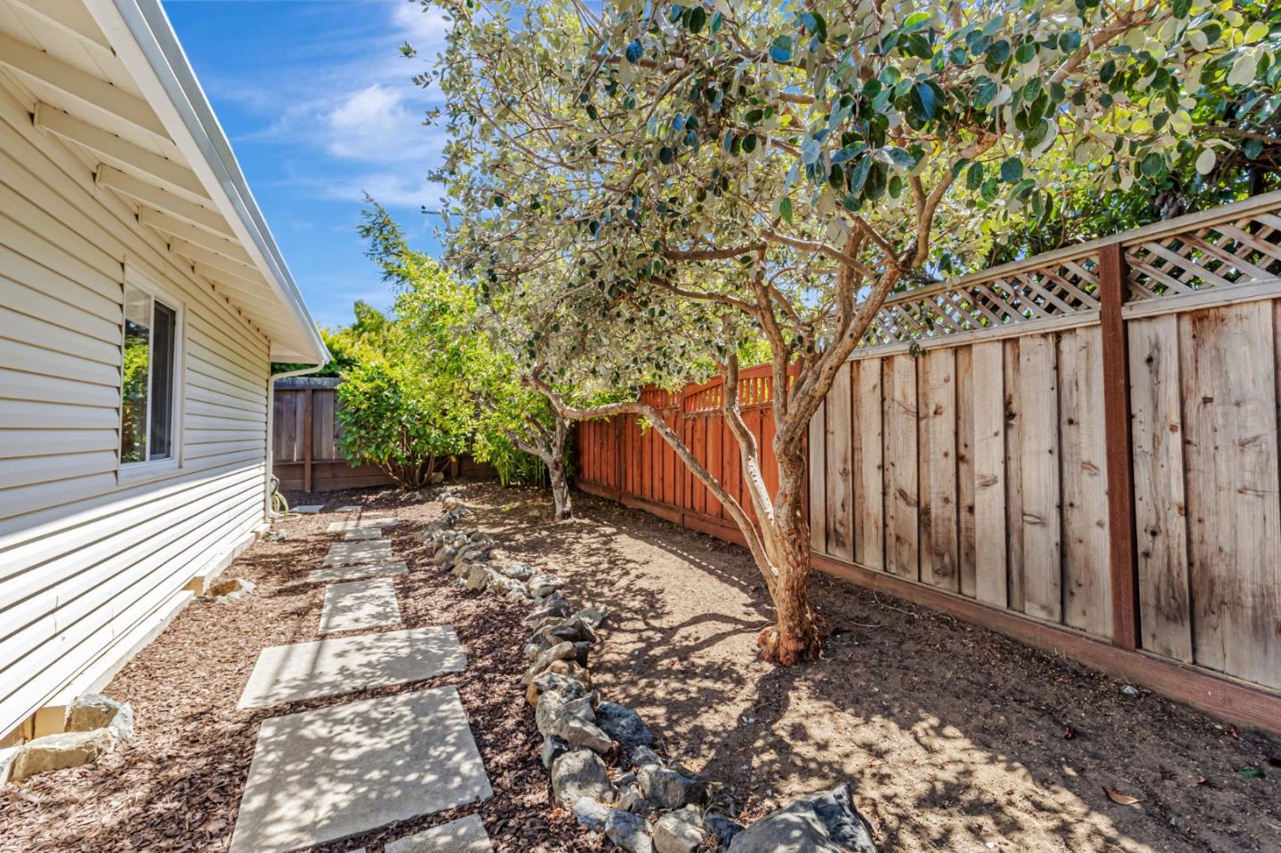 1083 West Hillsdale Boulevard