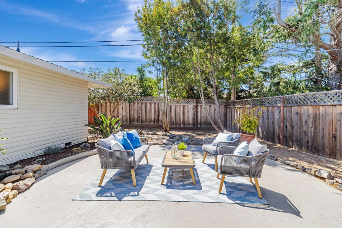 1083 West Hillsdale Boulevard