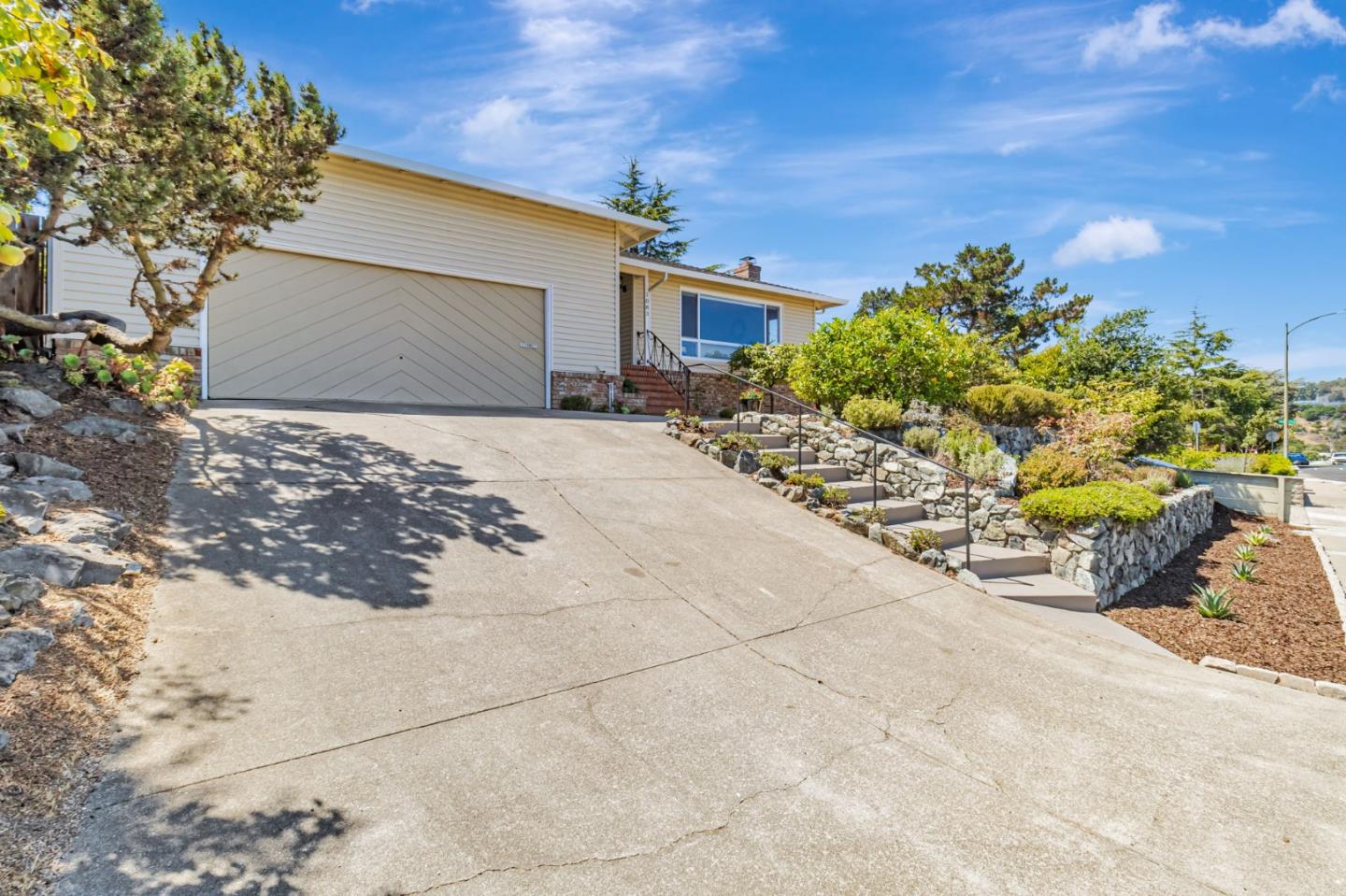 1083 West Hillsdale Boulevard