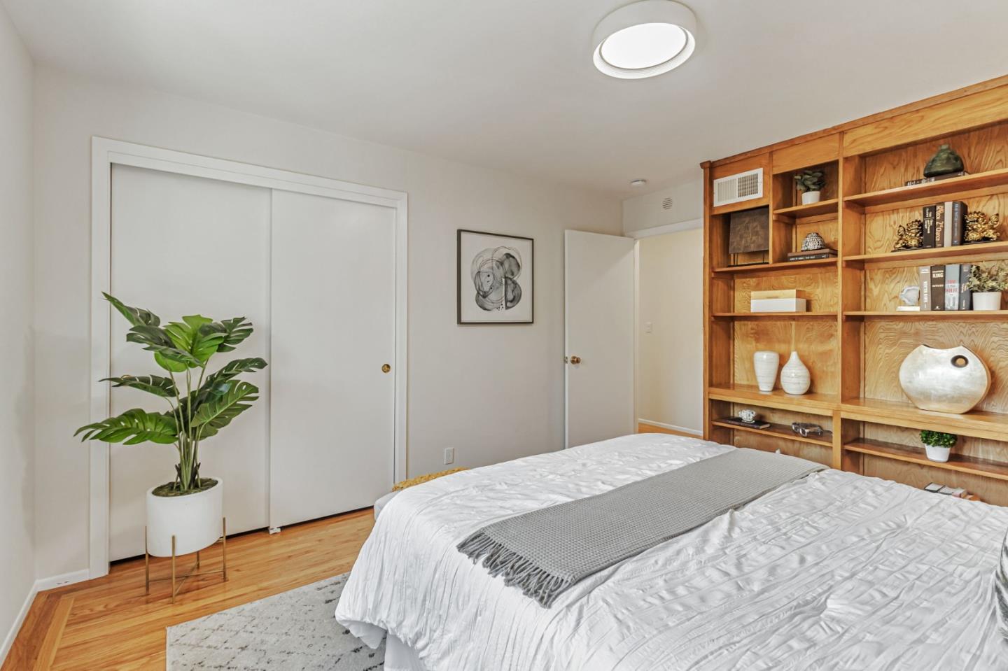 1083 West Hillsdale Boulevard