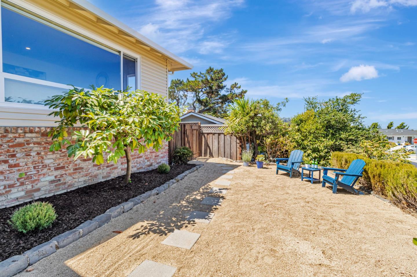 1083 West Hillsdale Boulevard