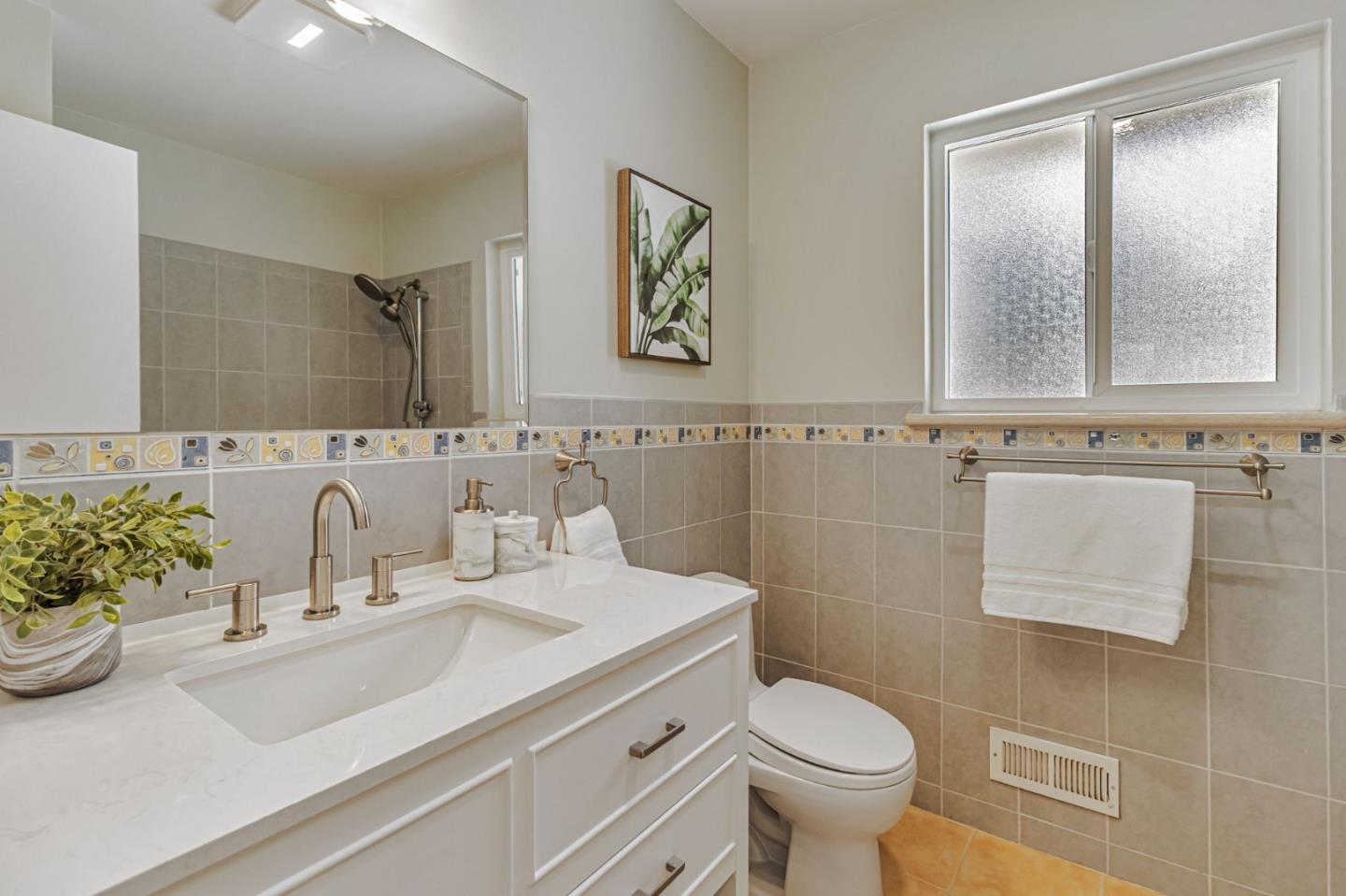 1083 West Hillsdale Boulevard