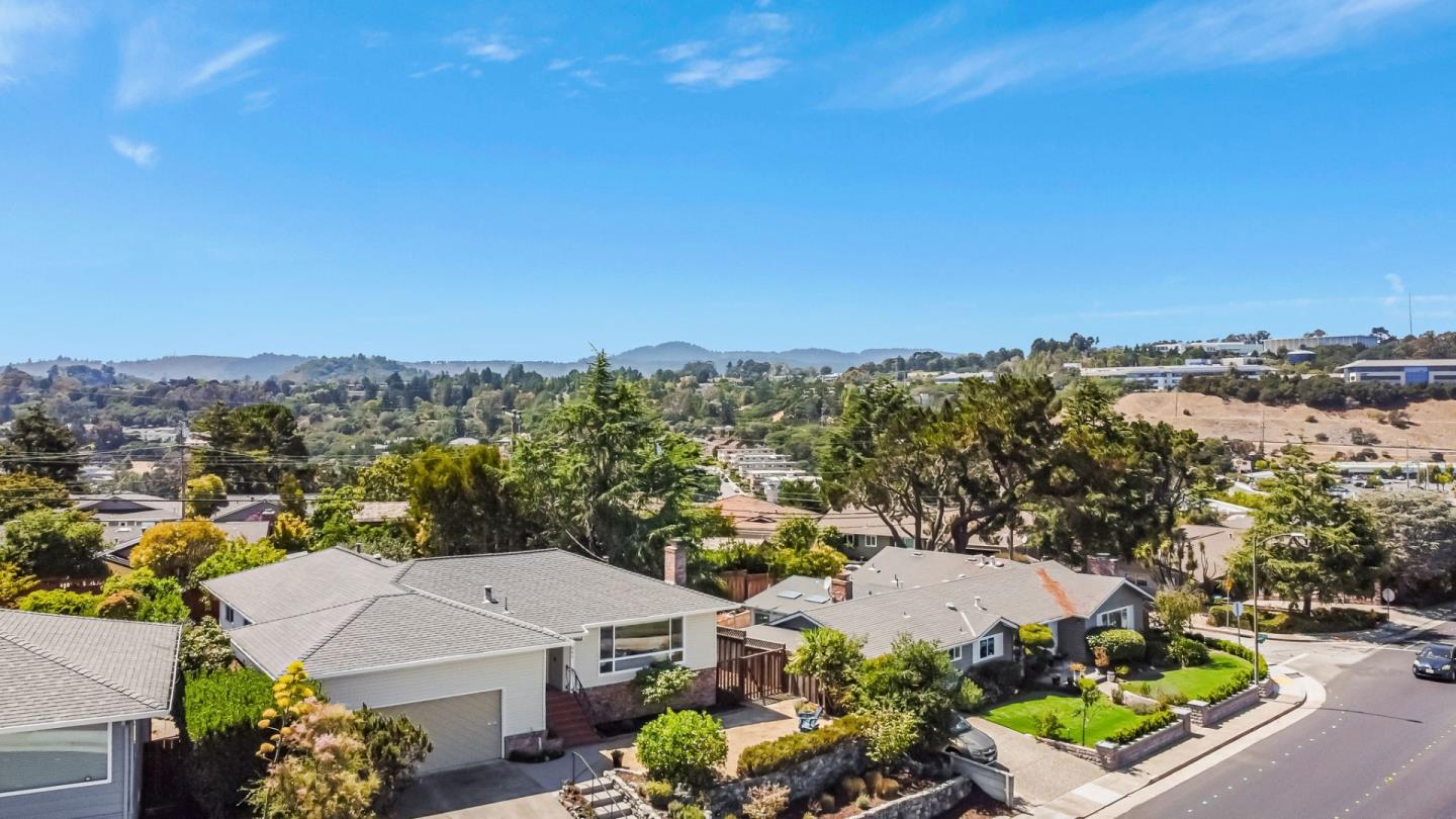 1083 West Hillsdale Boulevard