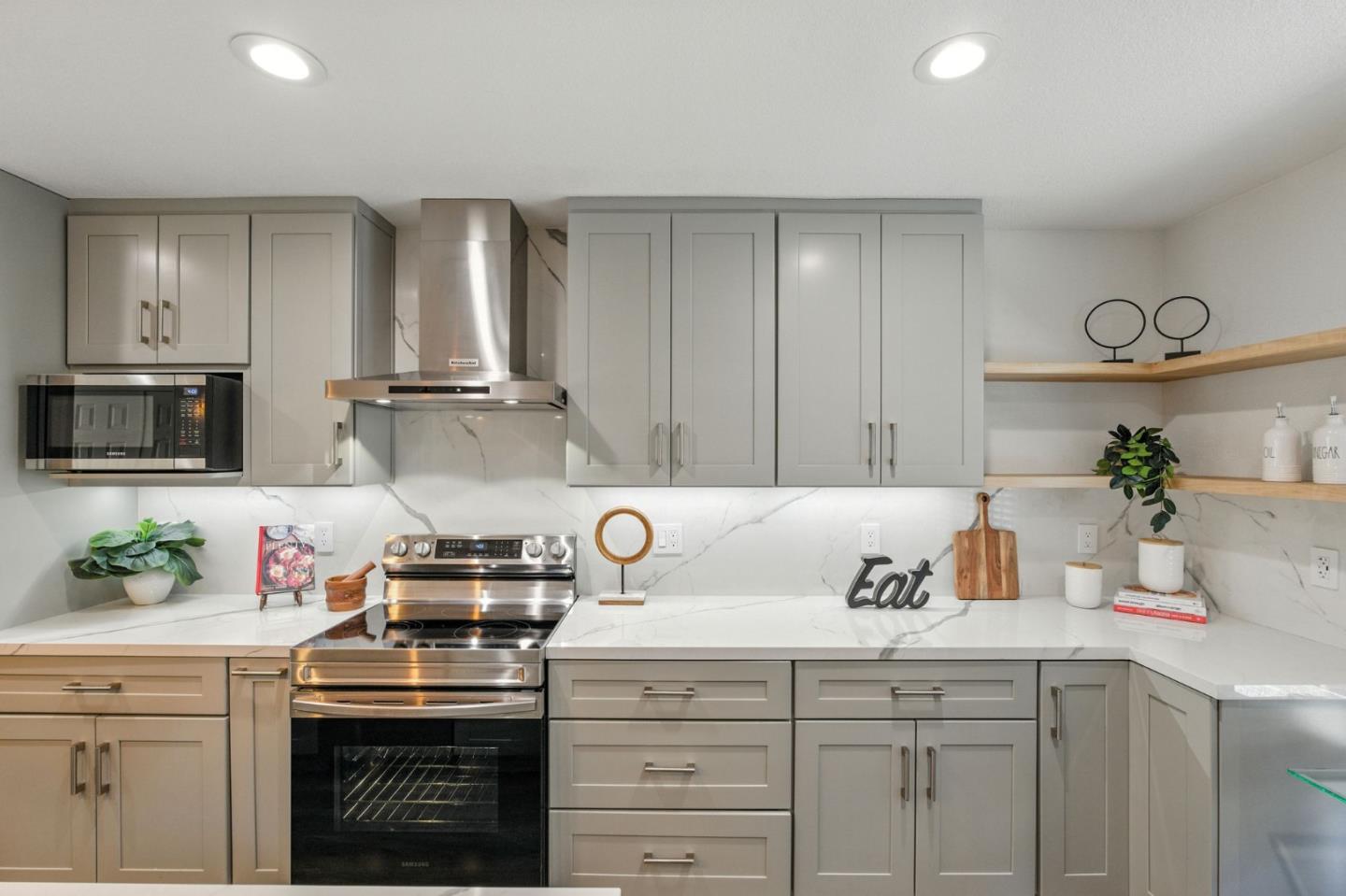 369 North Claremont Street 3