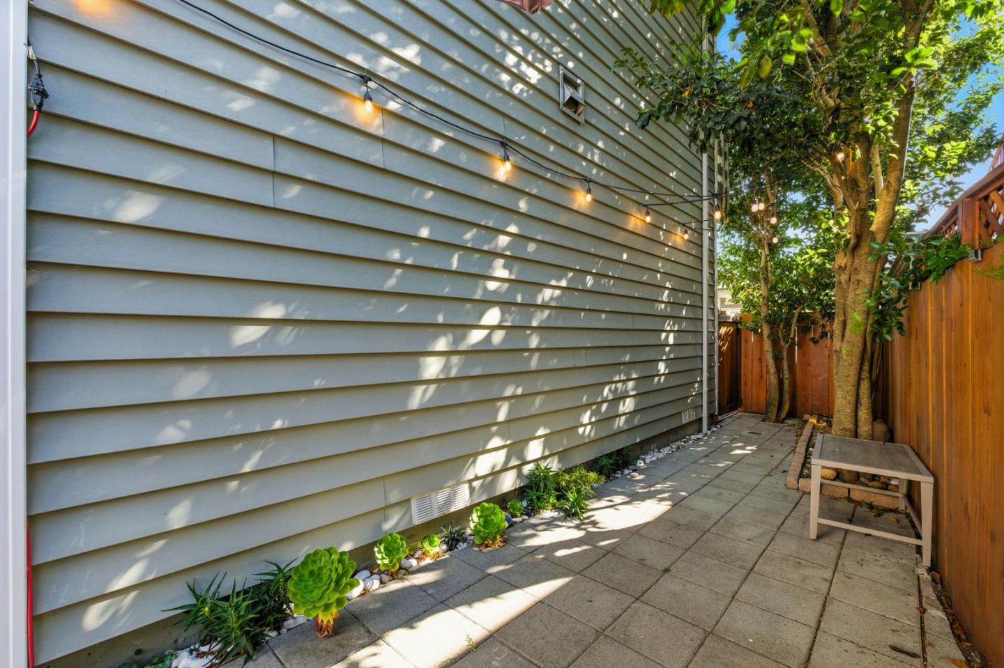 369 North Claremont Street 3