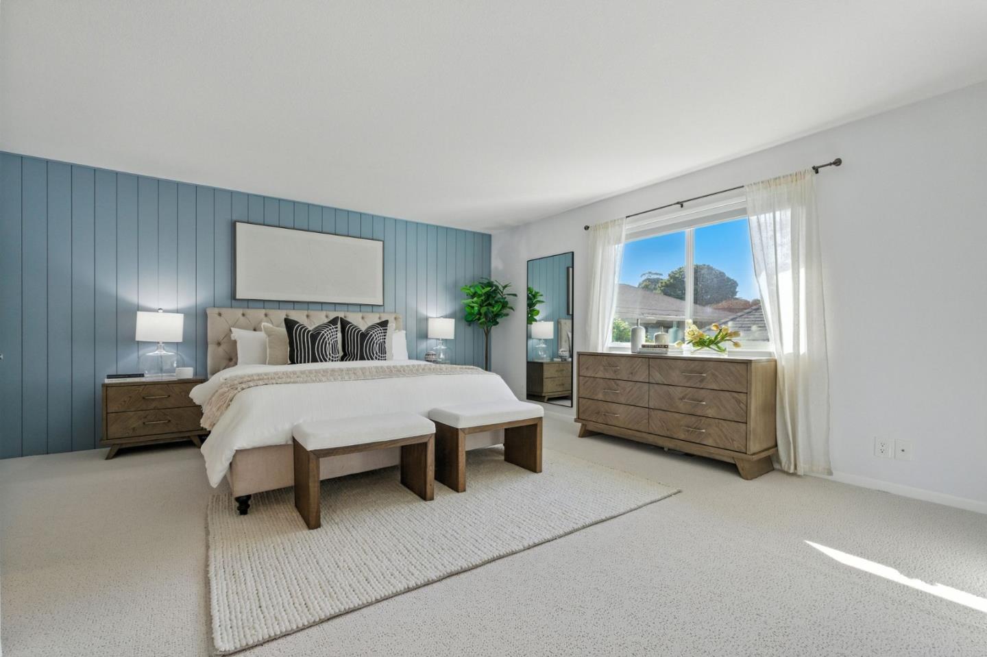 369 North Claremont Street 3