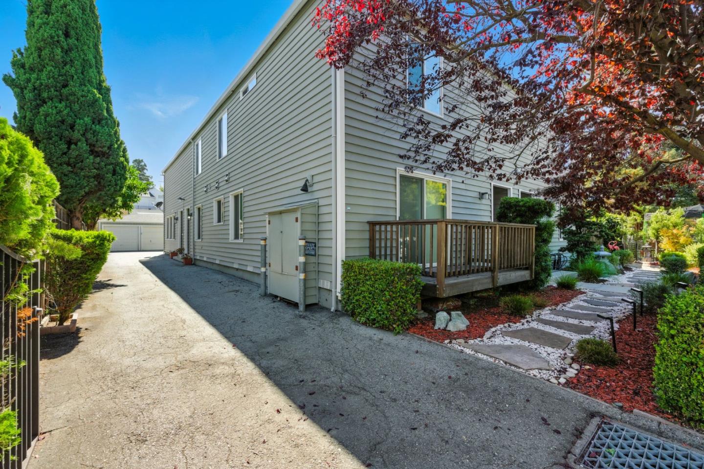 369 North Claremont Street 3