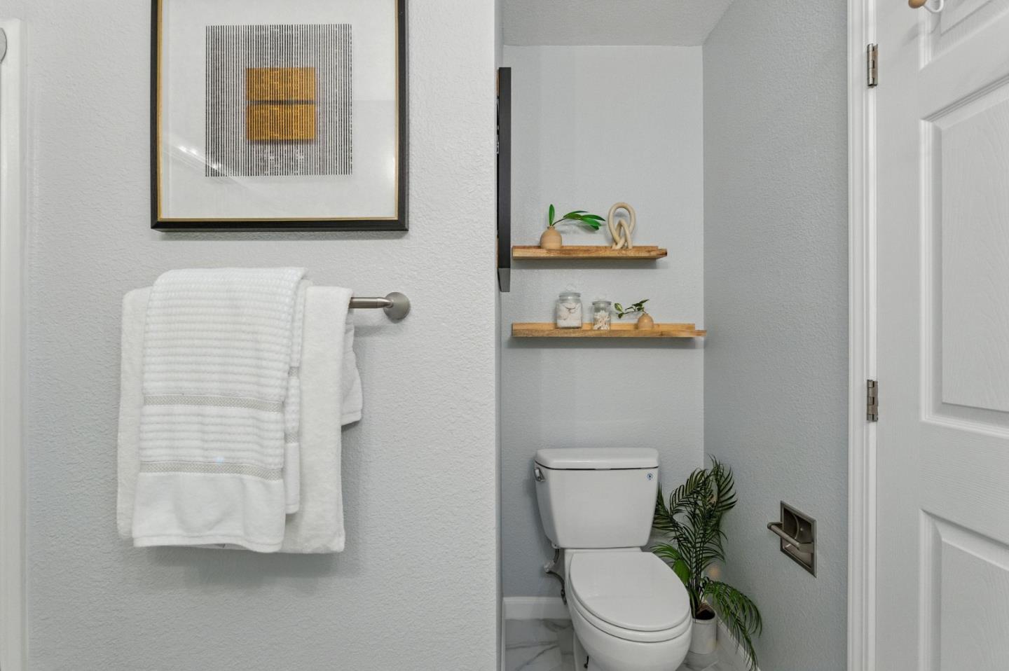 369 North Claremont Street 3