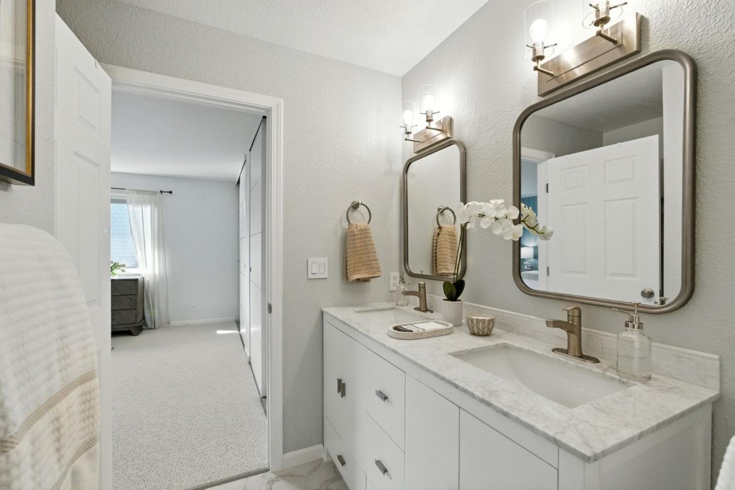 369 North Claremont Street 3