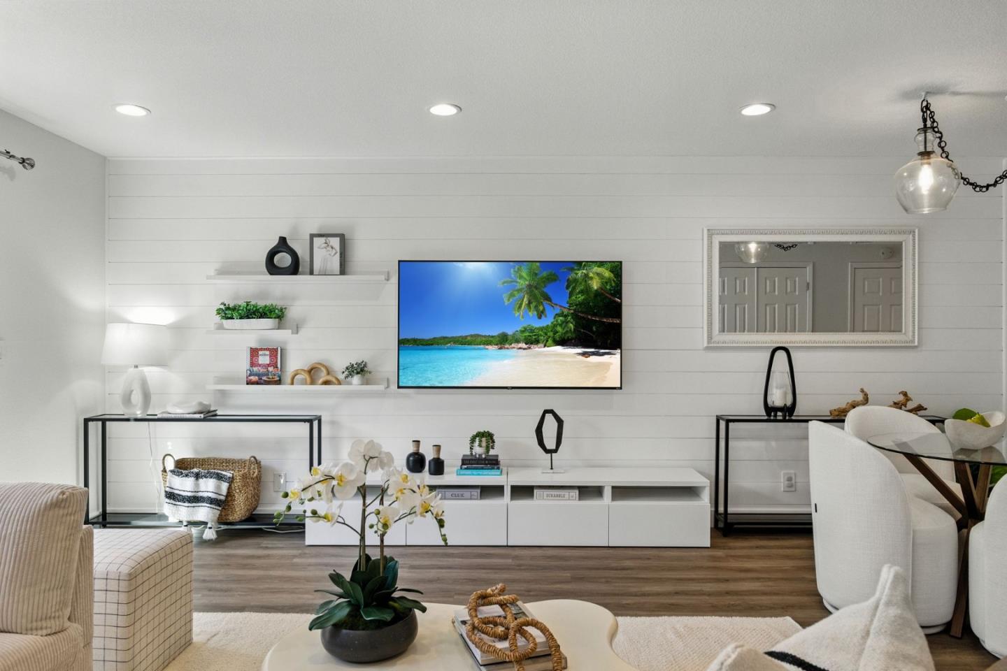 369 North Claremont Street 3