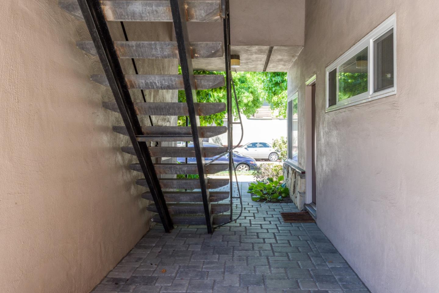 1437 Floribunda Avenue