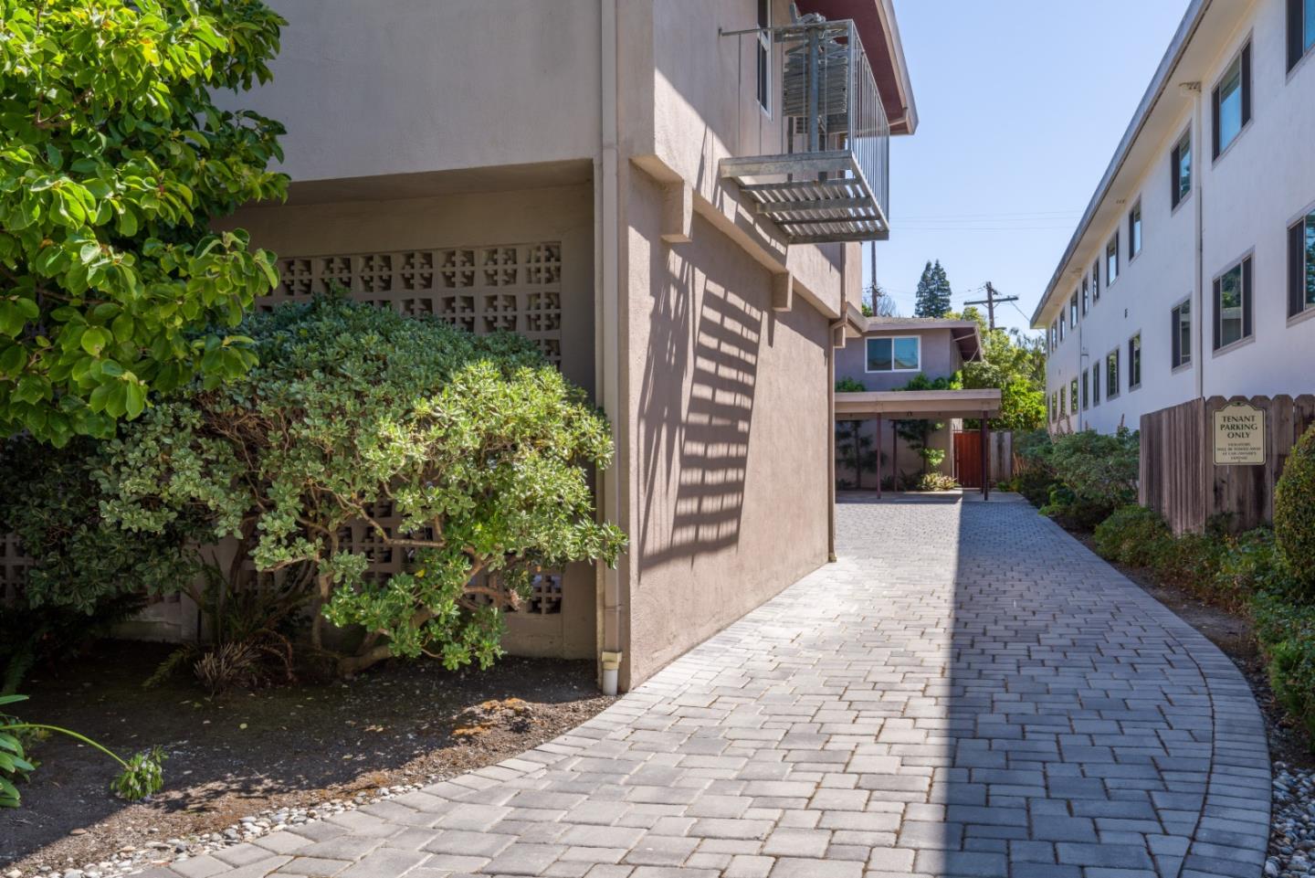 1437 Floribunda Avenue