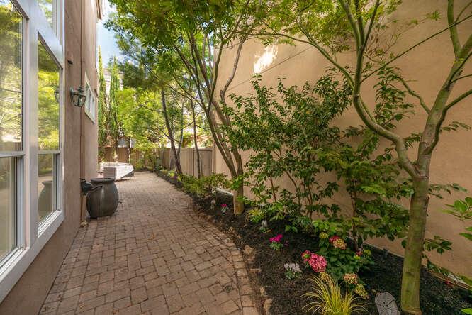 816 Corriente Point Drive