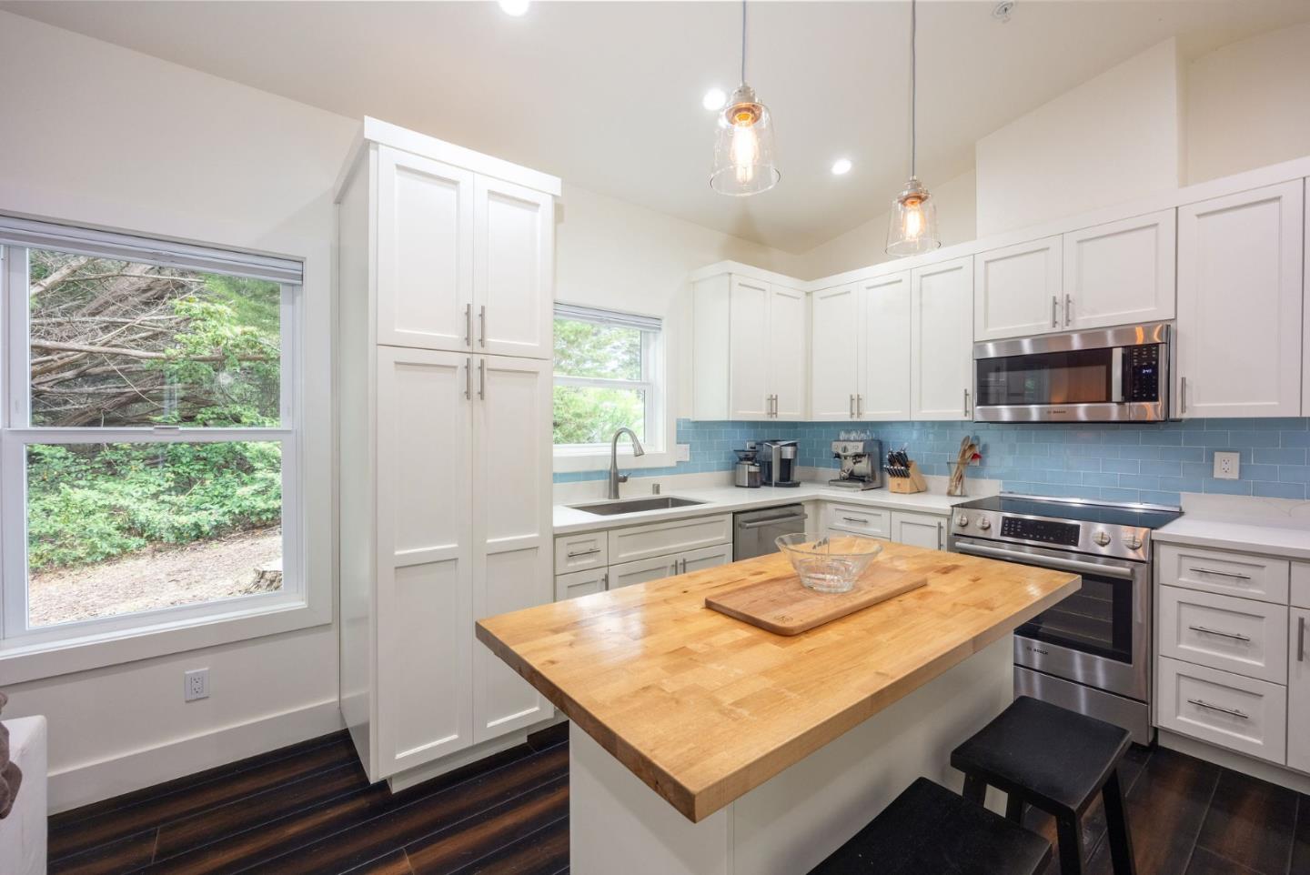 655 Vue De Mer Avenue