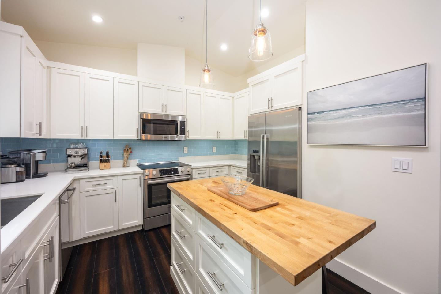 655 Vue De Mer Avenue