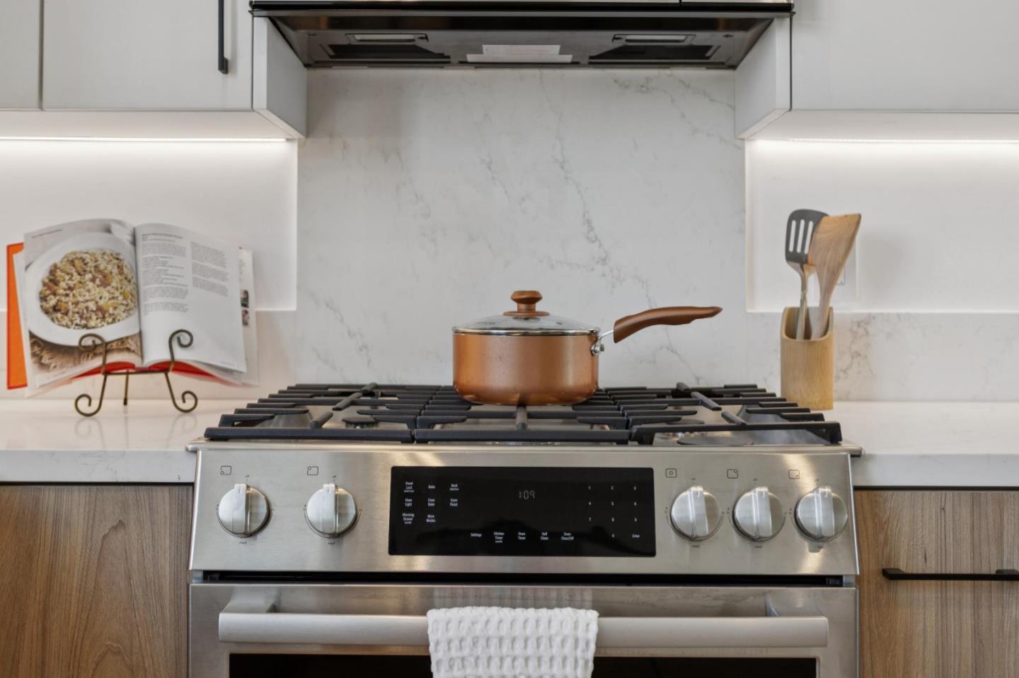 1433 Floribunda Avenue 5