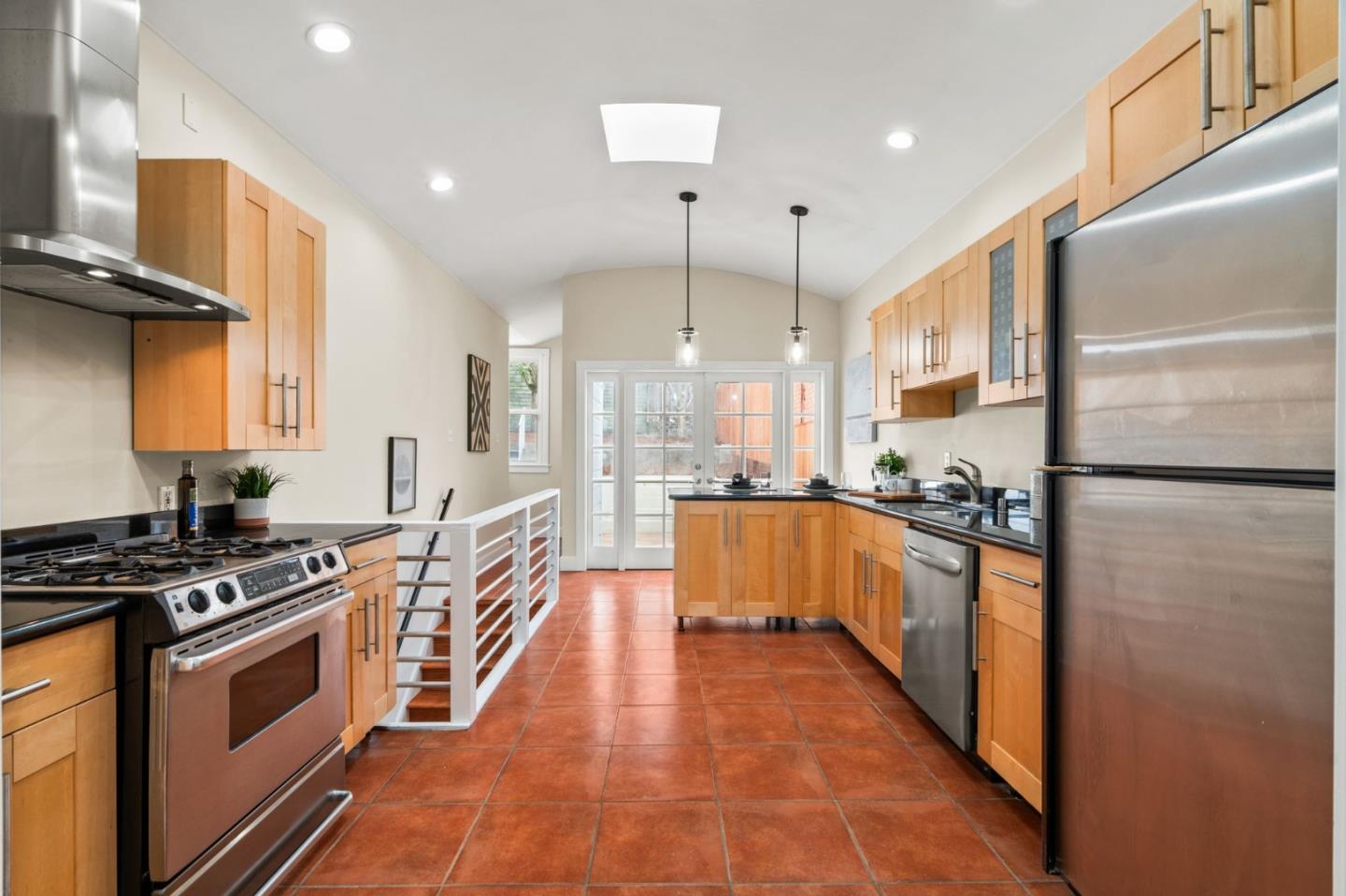 207 Edinburgh Street