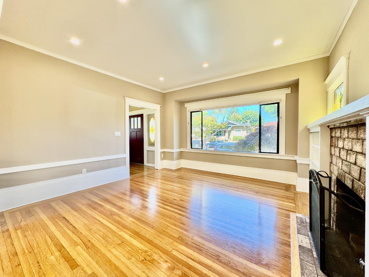 809 Bayswater Avenue