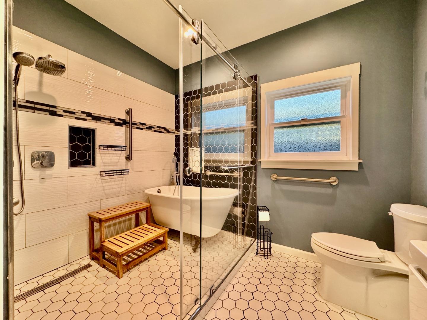 809 Bayswater Avenue