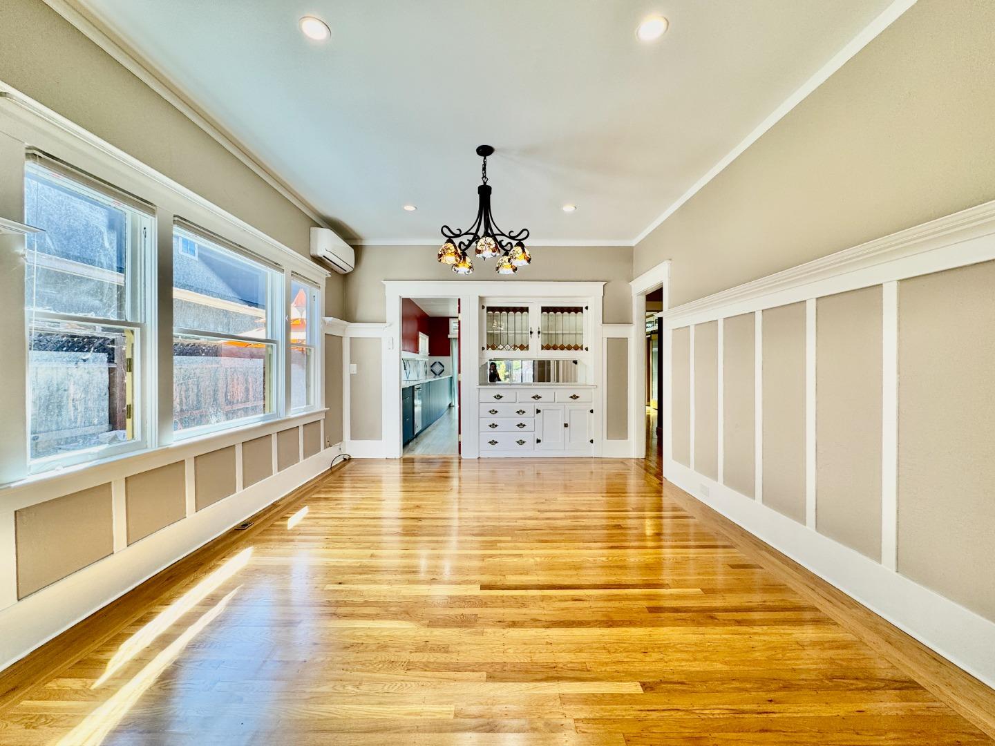 809 Bayswater Avenue