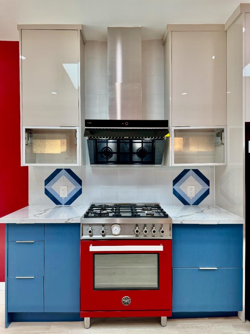 809 Bayswater Avenue