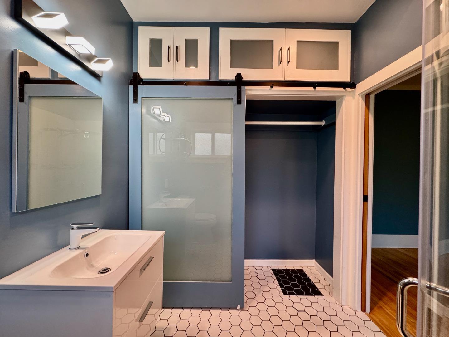 809 Bayswater Avenue