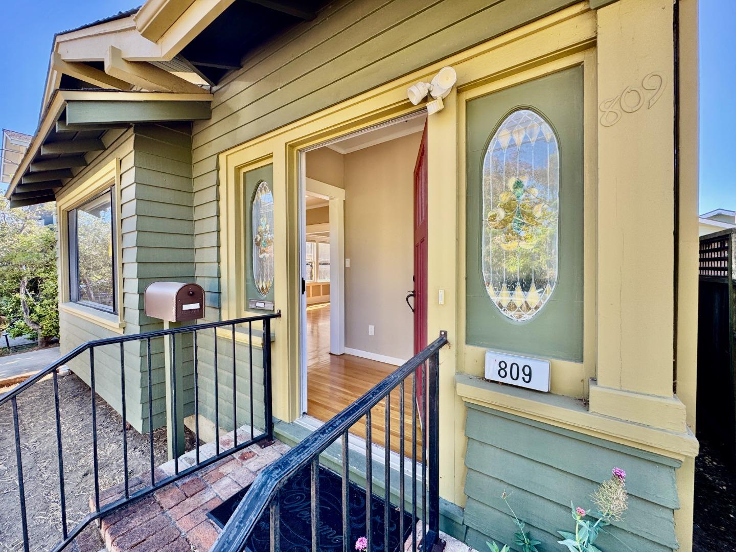 809 Bayswater Avenue