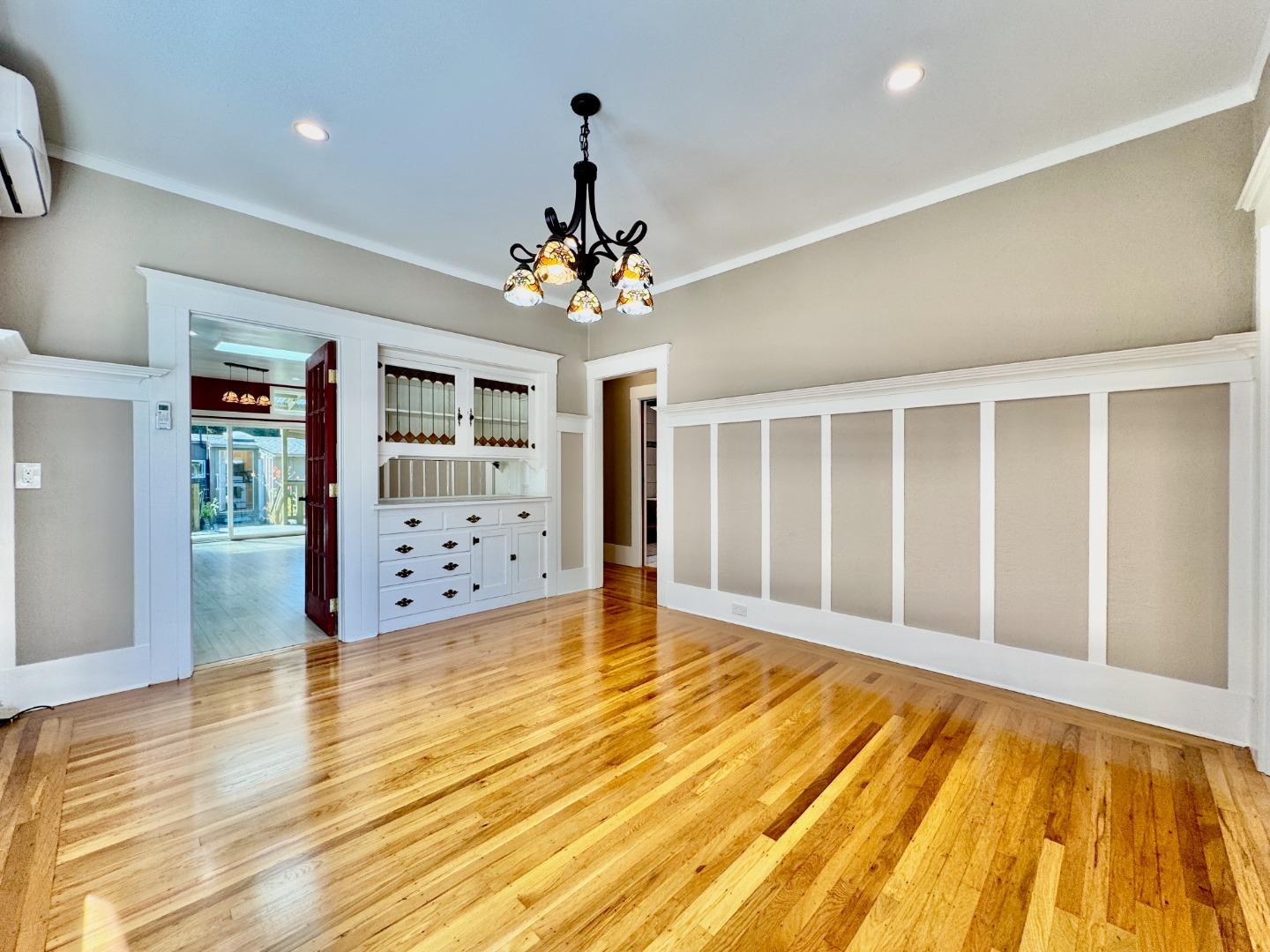 809 Bayswater Avenue