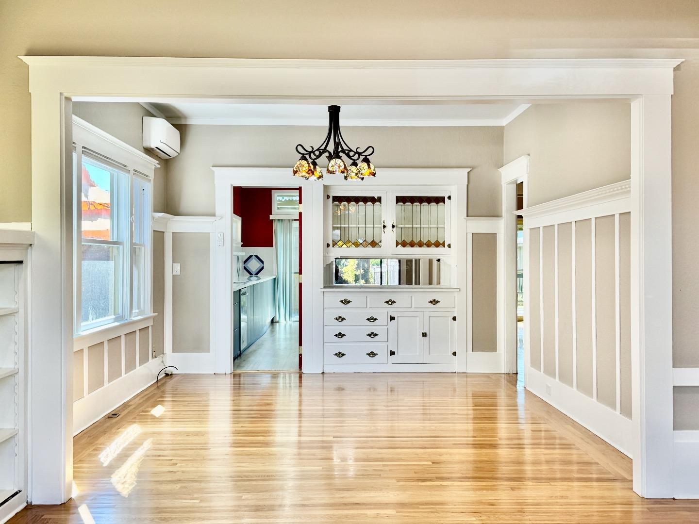 809 Bayswater Avenue