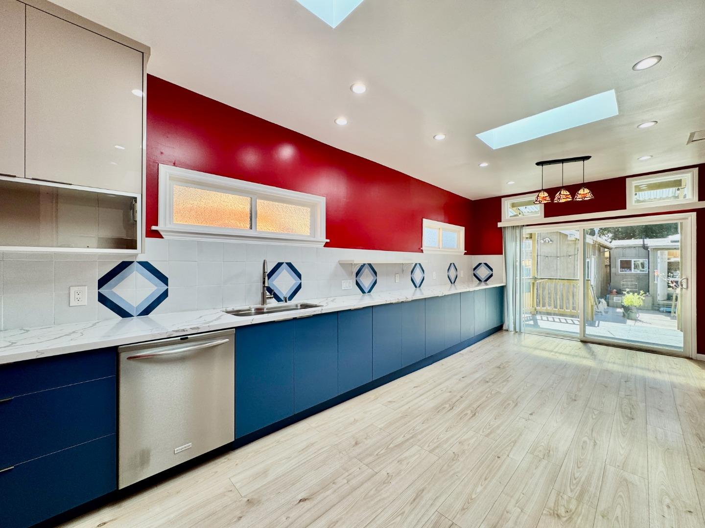 809 Bayswater Avenue